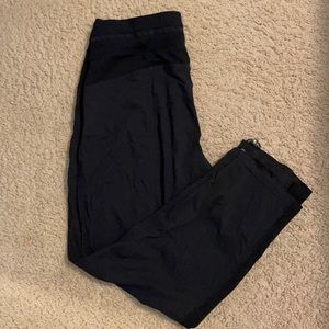 Lululemon dance studio crop 25’’